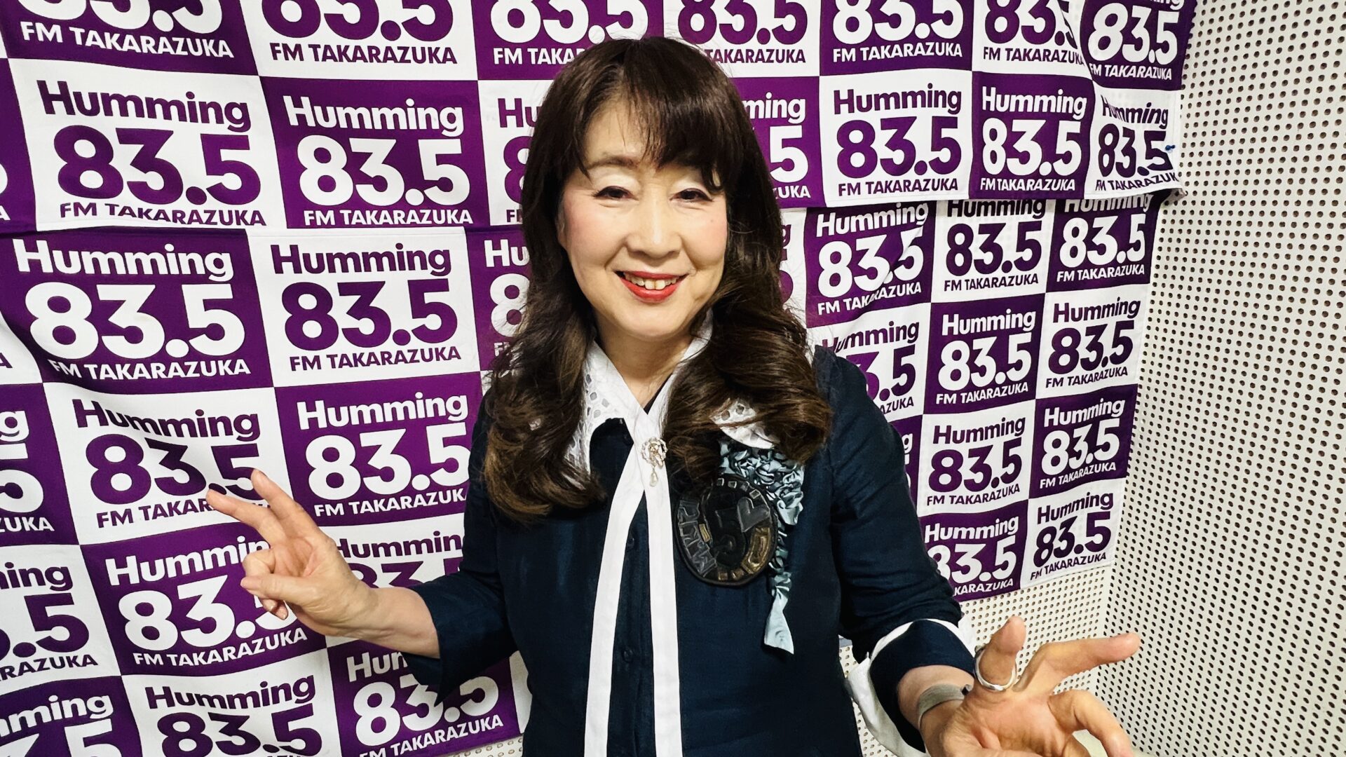 Featured Image for “貴志まさみのバラのくちづけ【エフエム宝塚・エフエム世田谷】収録の様子”